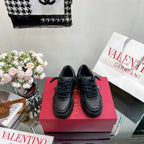 V - SNEAKERS