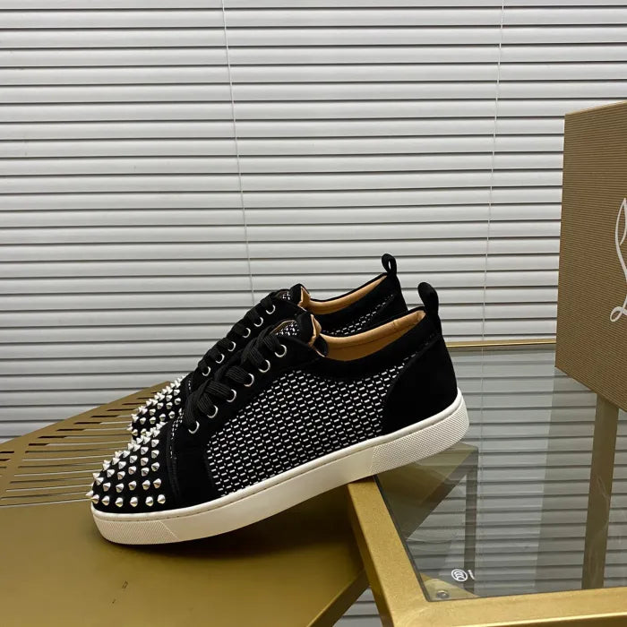 C - SNEAKERS