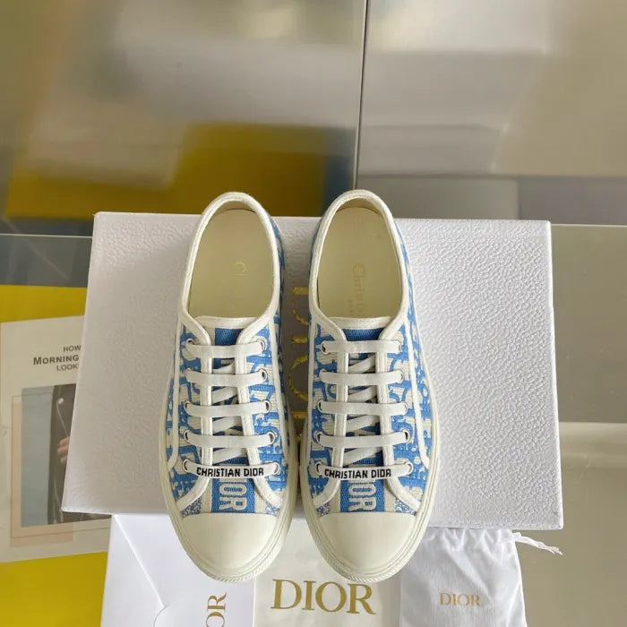 D - SNEAKERS
