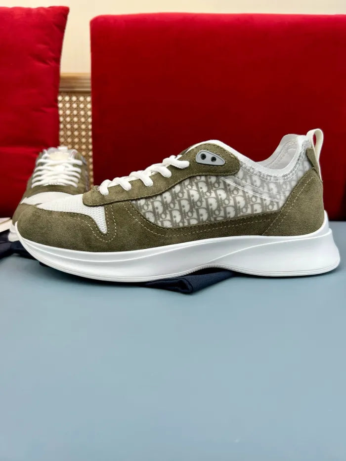 D - SNEAKERS