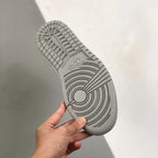 N - SNEAKERS