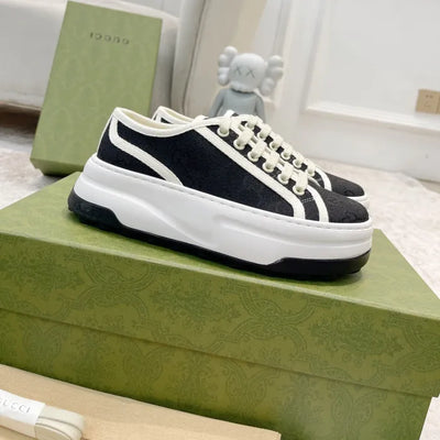 SNEAKERS 04