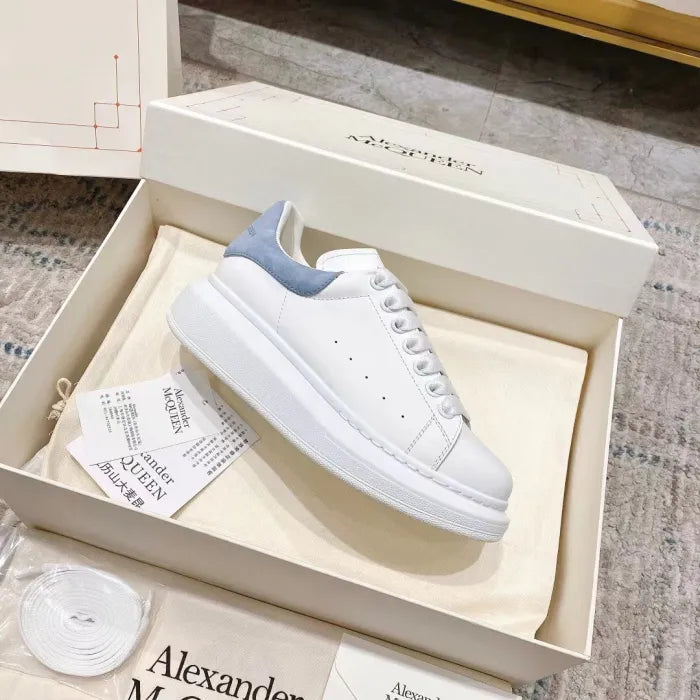 A - SNEAKERS