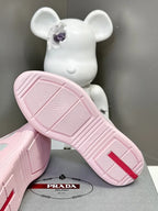 P - SNEAKERS