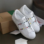 V - SNEAKERS