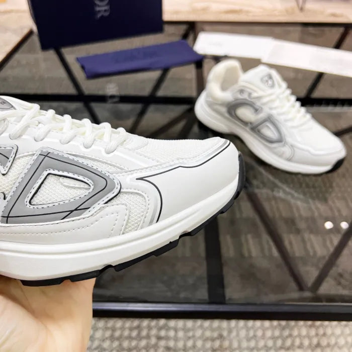 B - SNEAKERS