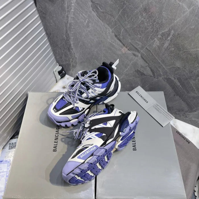 B - SNEAKERS