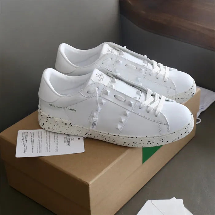 V - SNEAKERS