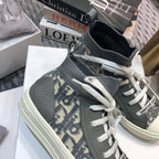 D - SNEAKERS
