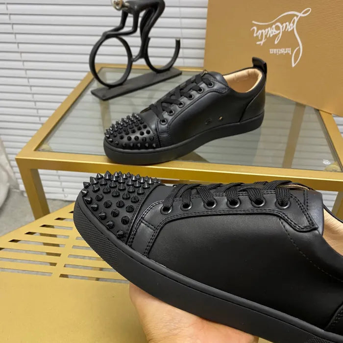 C - SNEAKERS