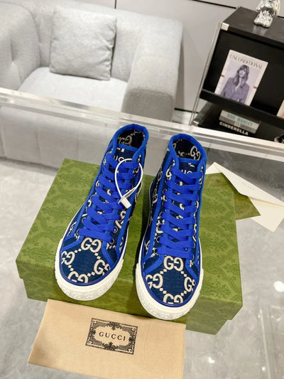 SNEAKERS 01