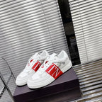 V - SNEAKERS