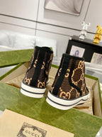 SNEAKERS 02