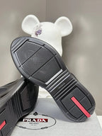 P - SNEAKERS