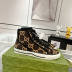 SNEAKERS 02