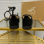 C - SNEAKERS