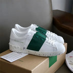 V - SNEAKERS