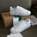 V - SNEAKERS