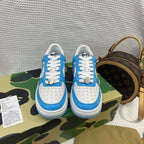 B - SNEAKERS