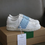 V - SNEAKERS