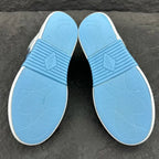 V - SNEAKERS