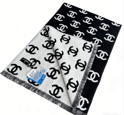 Black and white double-sided double-ring textured knitted shawl