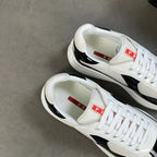 P - SNEAKERS