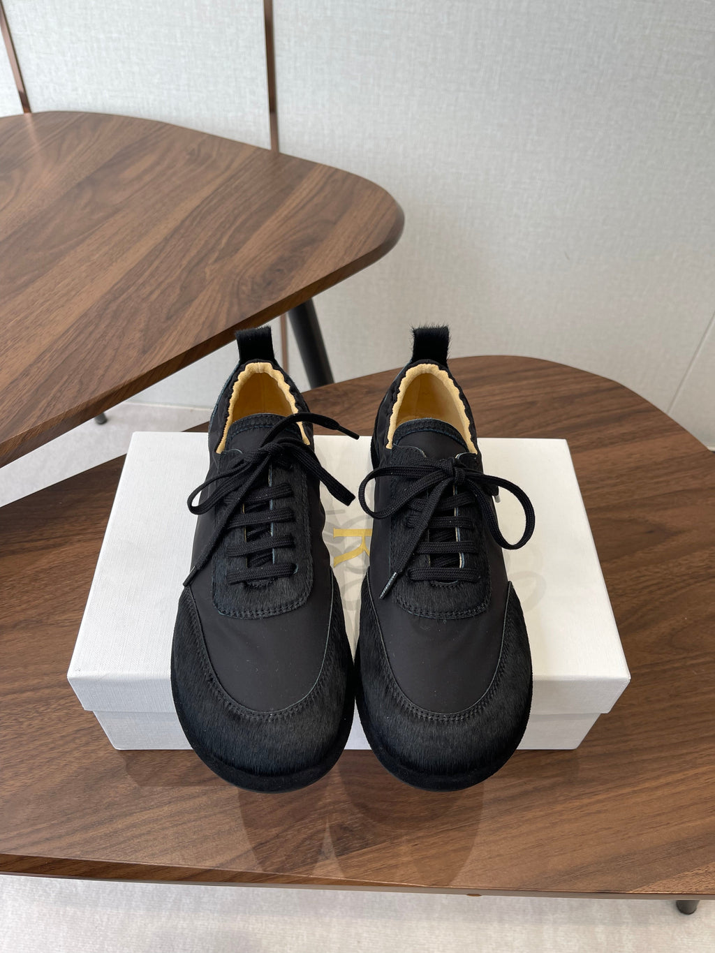 T-Sneakers