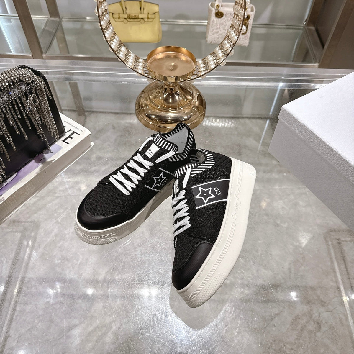D-Sneakers