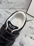M-Sneakers