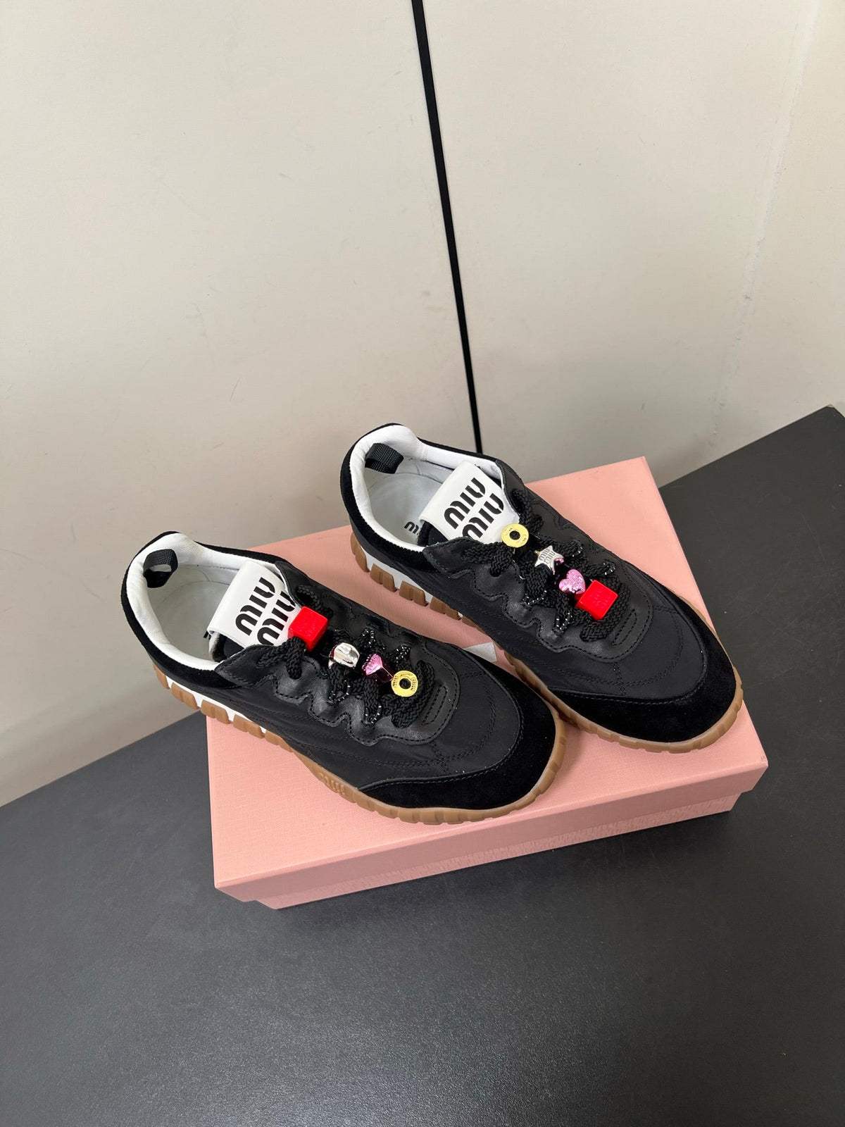 M-Sneakers
