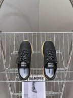 M-Sneakers